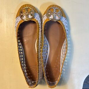 TORY BURCH Woven Leather Cap Toe Ballet Flats (gold and white w/gold logo)